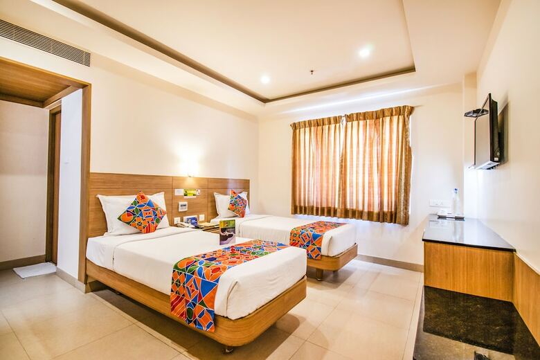 Fabhotel Royal Castle Gandhipuram