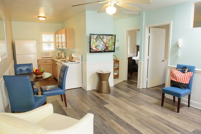 Tahitian Beach Motel