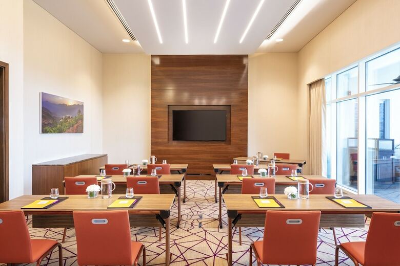 Hotel Crowne Plaza Muscat Ocec