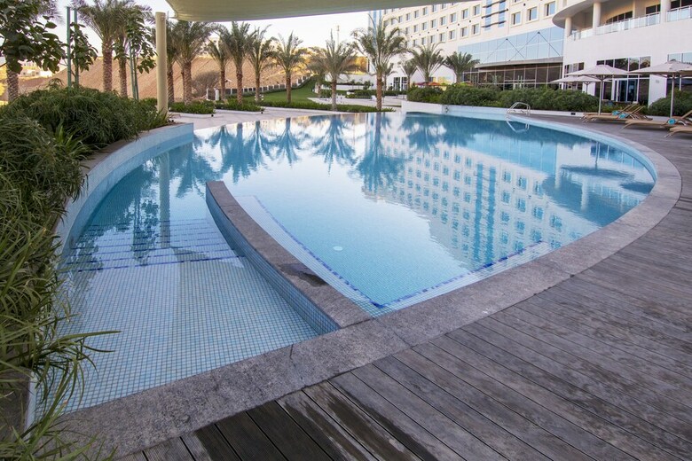 Hotel Crowne Plaza Muscat Ocec