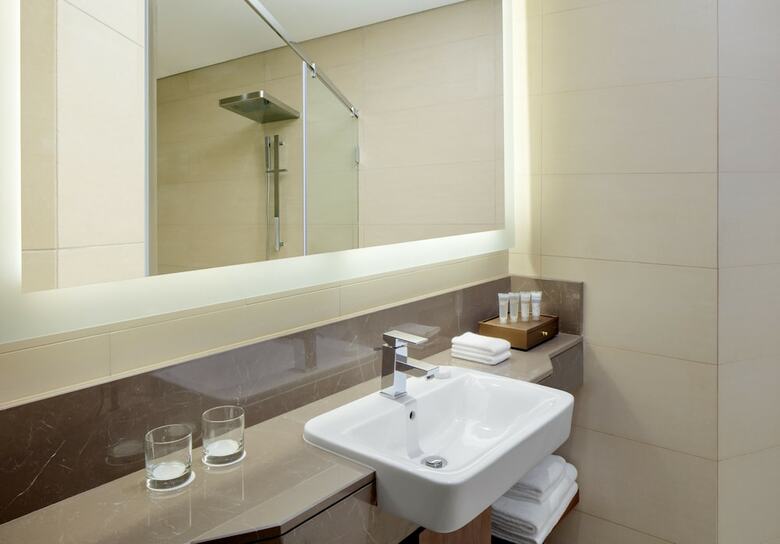 Hotel Crowne Plaza Muscat Ocec