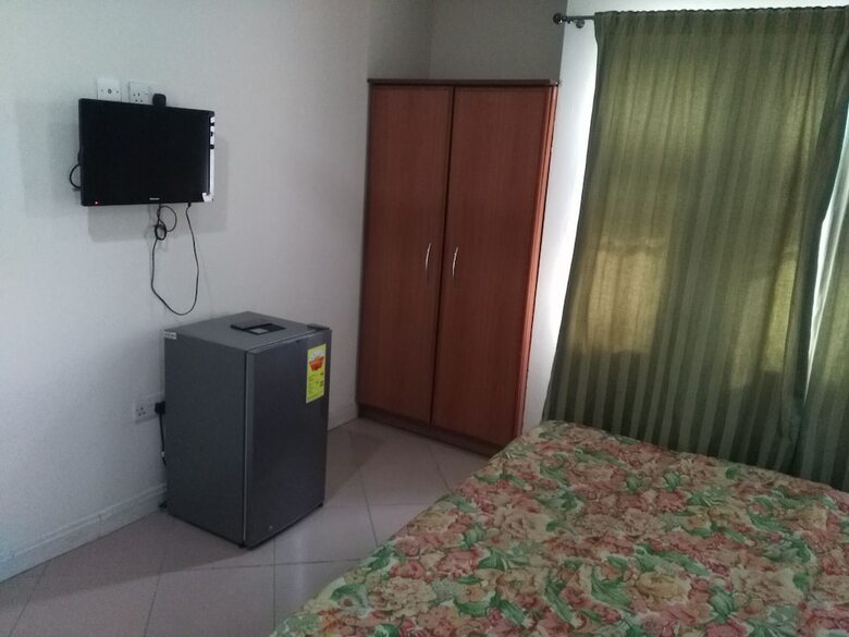 Hotel Royal Triangle Guest House