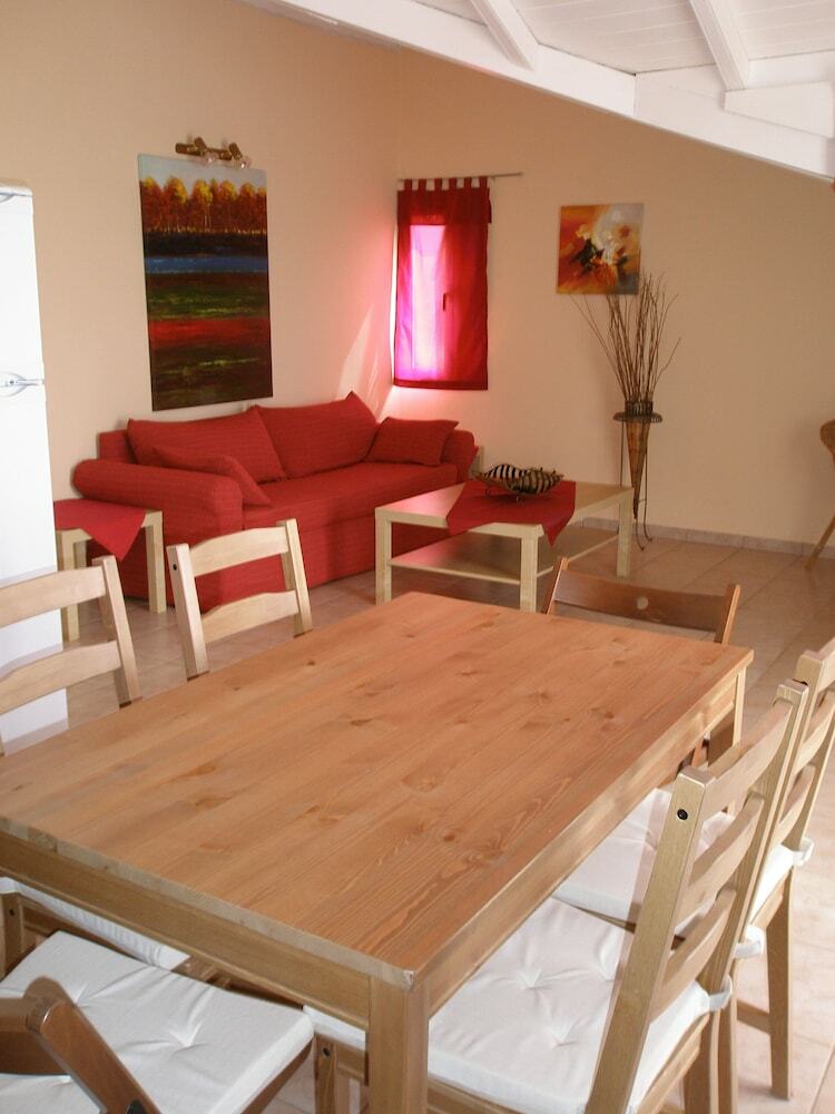 Oceanis Rooms Apartments