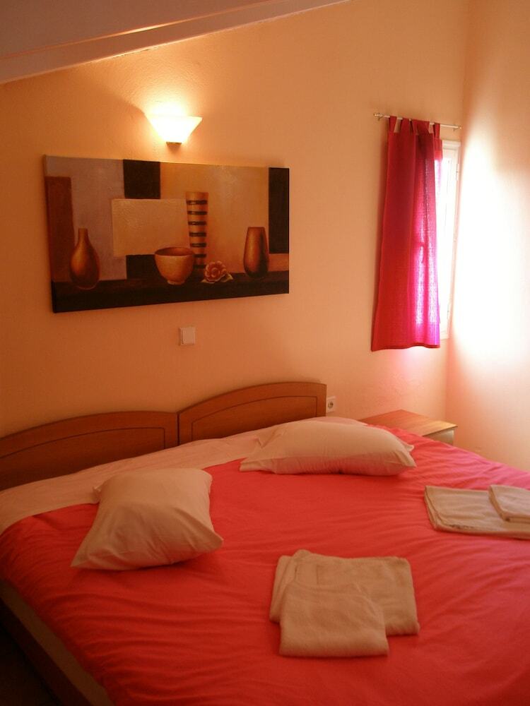 Oceanis Rooms Apartments