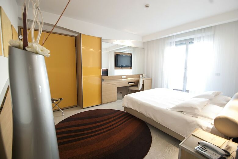 Hotel Waldorf - Premier Resort