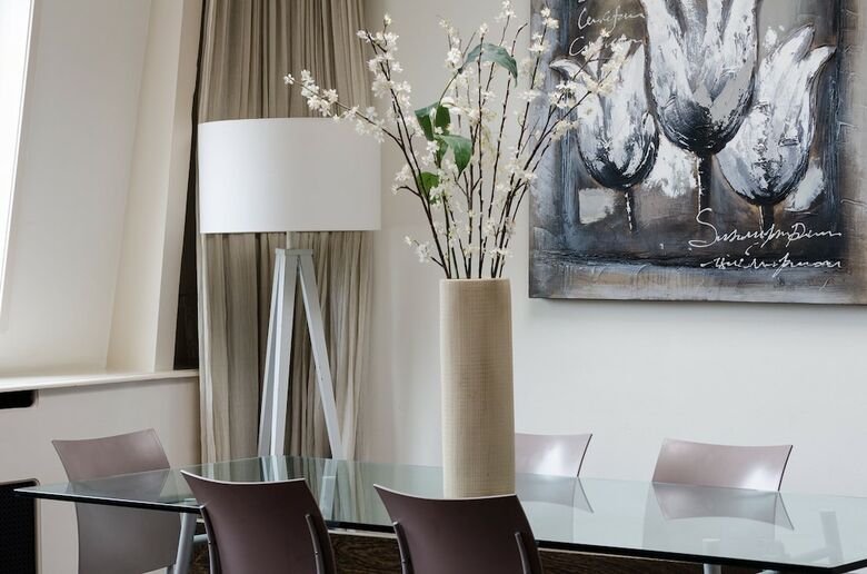 Marnix Apartments