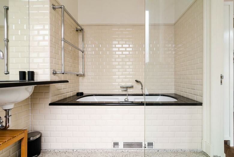 Marnix Apartments