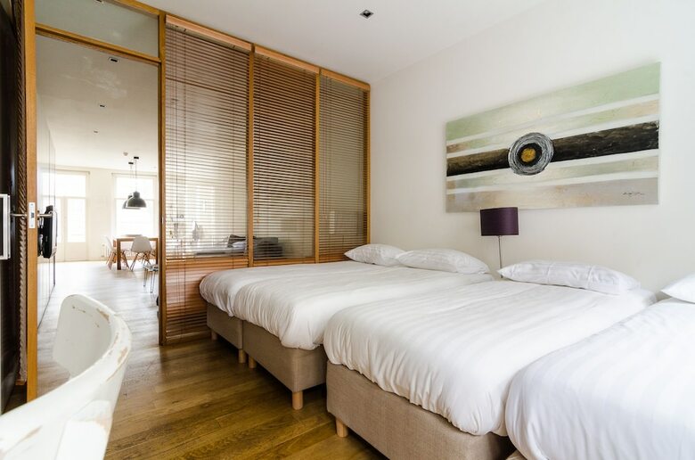 Marnix Apartments