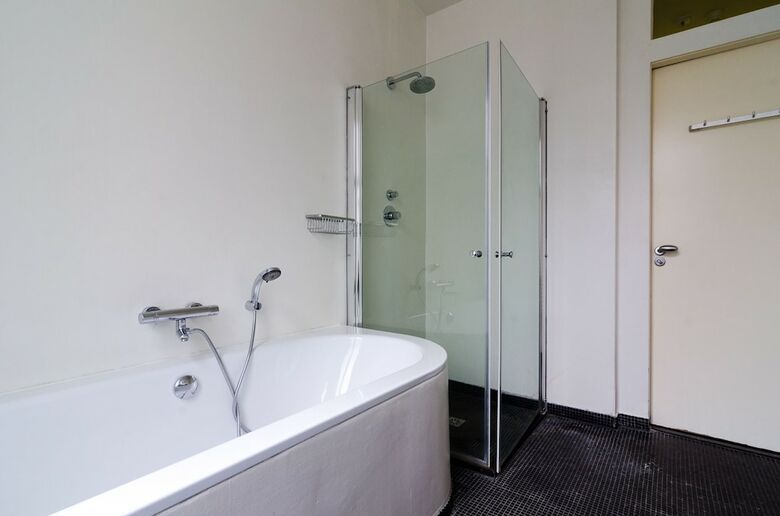 Marnix Apartments