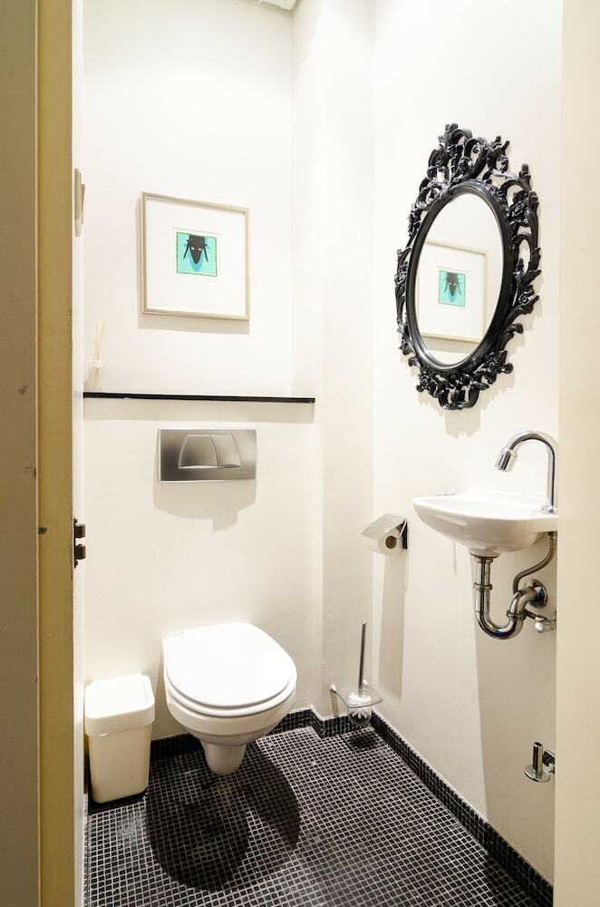 Marnix Apartments