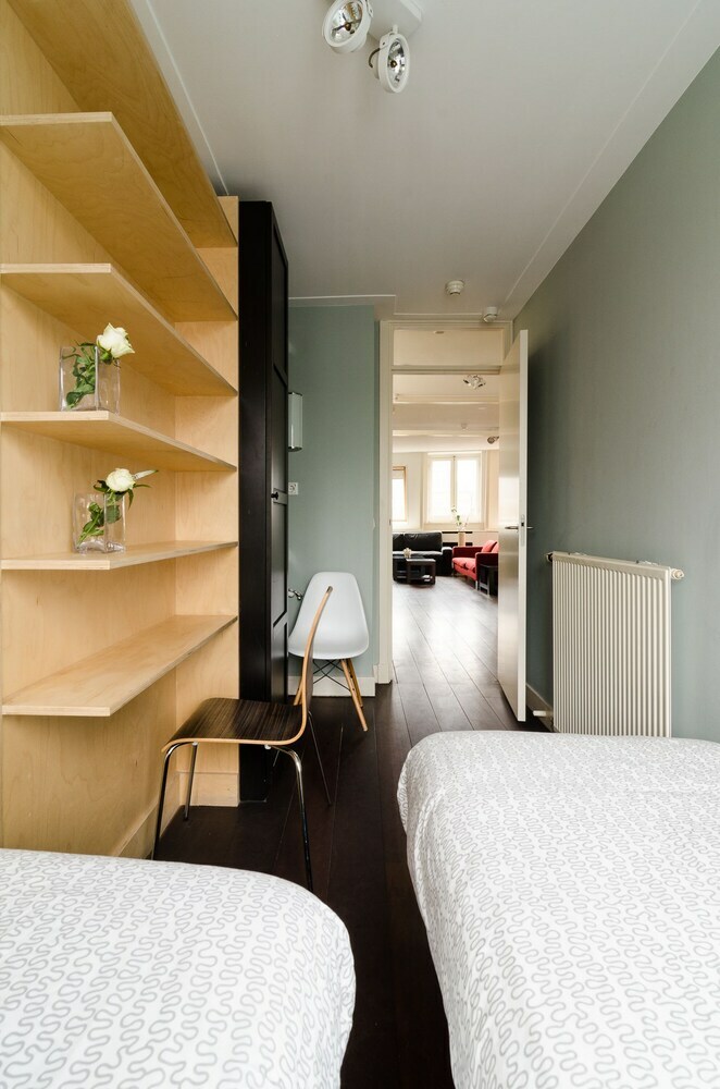 Marnix Apartments