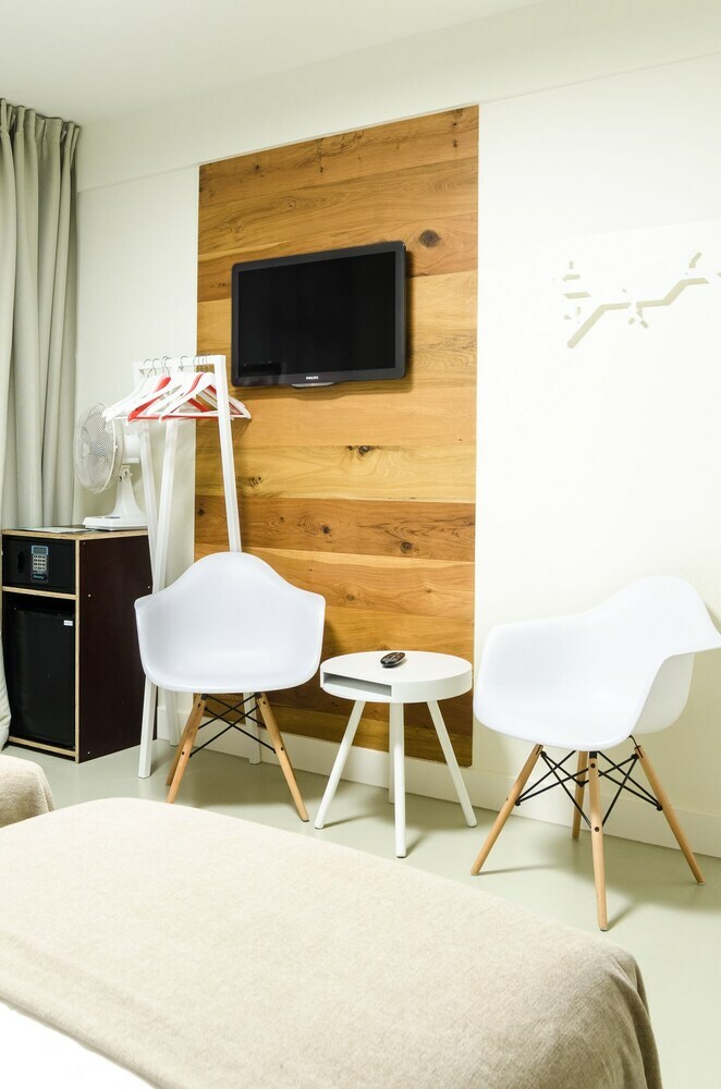 Marnix Apartments