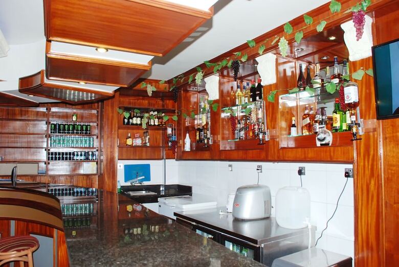 Tick Hotel