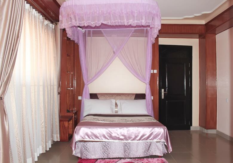 Tick Hotel