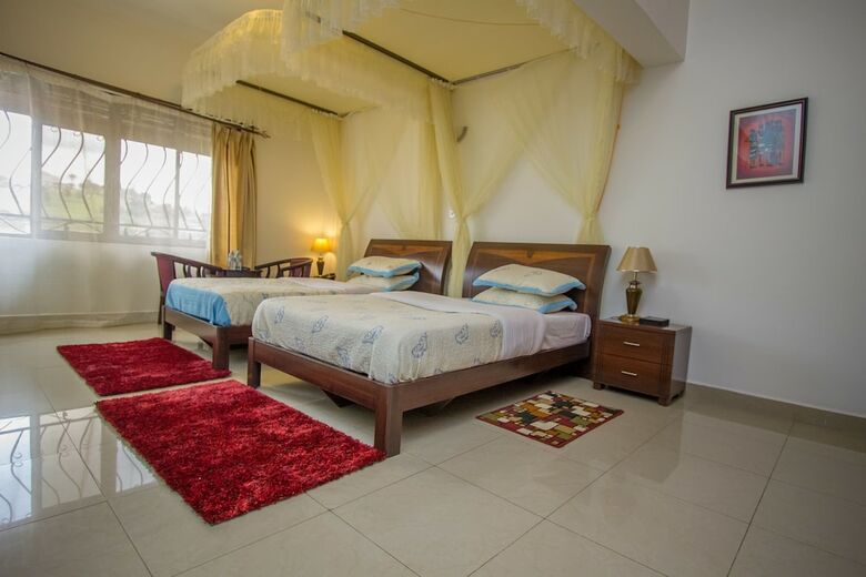 Reinah Tourist Hotel