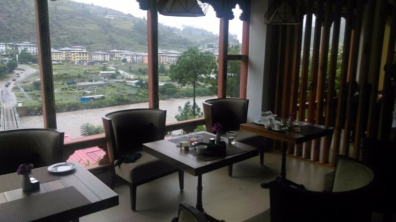 Hotel Khuru Resort