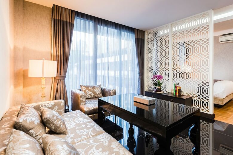 Hotel The Fah Silom