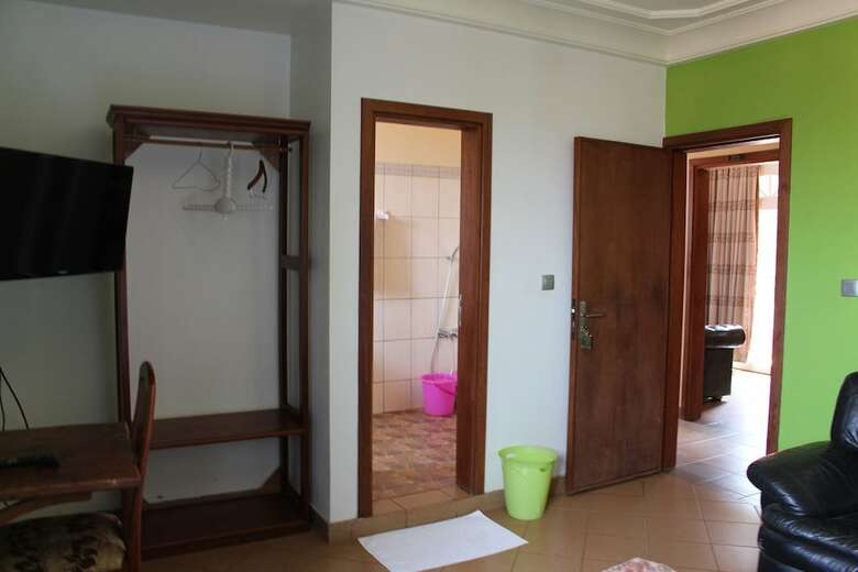 Hotel Guins Palace