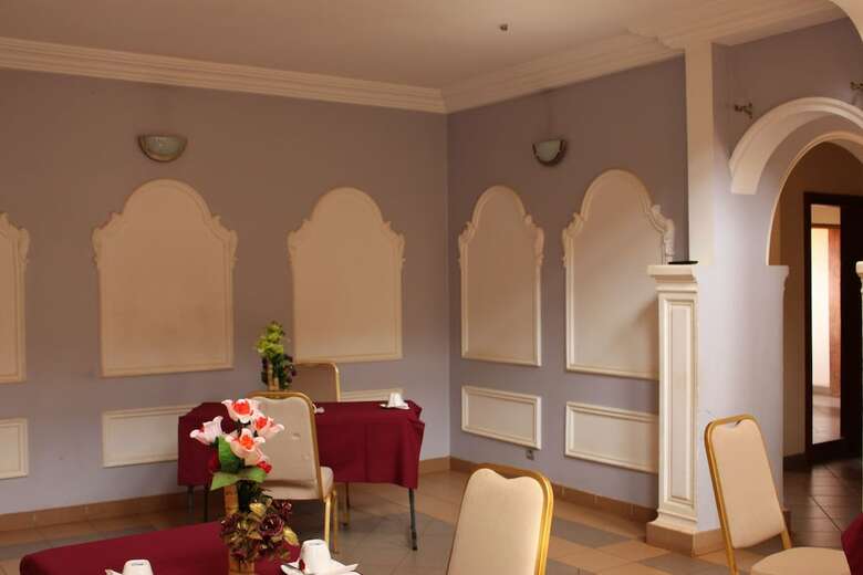 Hotel Guins Palace
