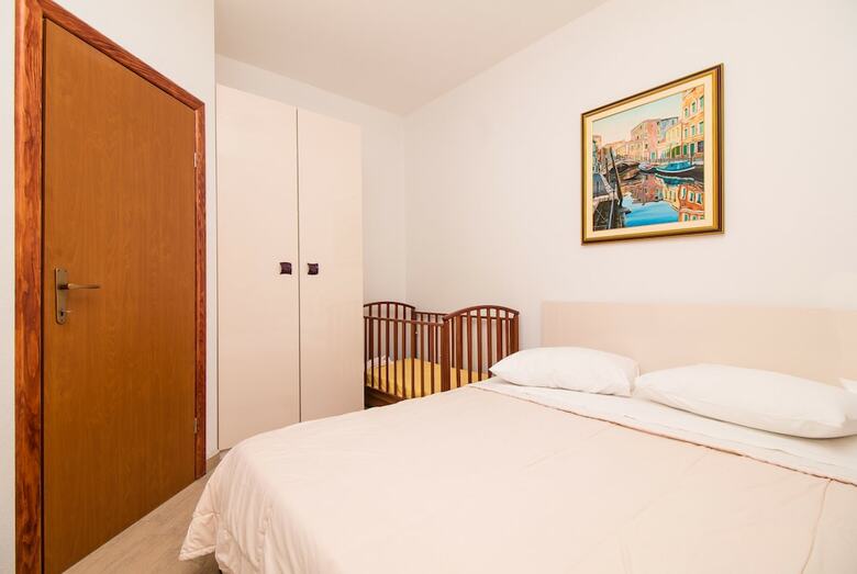 Apartments Rakuljic