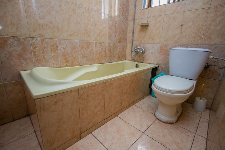 Hotel Crystal Suites And Apartments