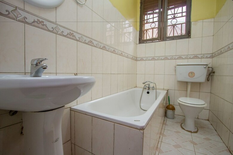 Hotel Crystal Suites And Apartments