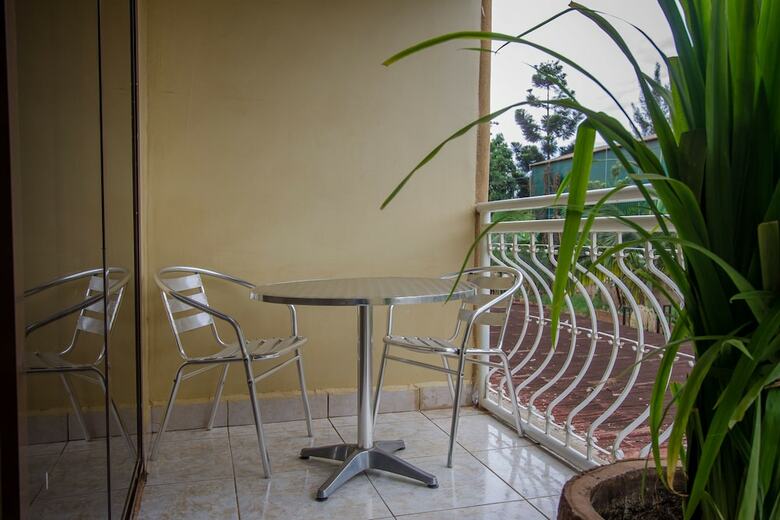 Hotel Crystal Suites And Apartments