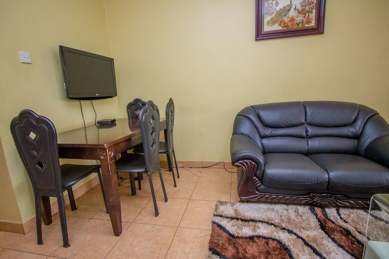 Hotel Crystal Suites And Apartments