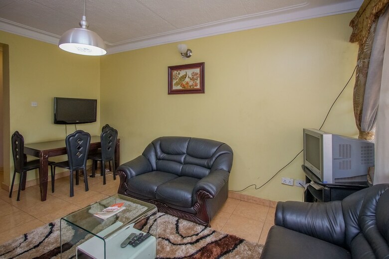Hotel Crystal Suites And Apartments