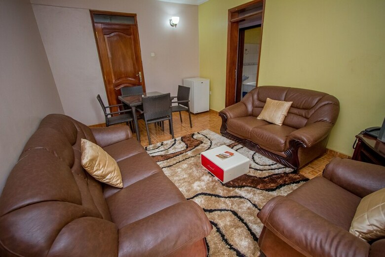 Hotel Crystal Suites And Apartments