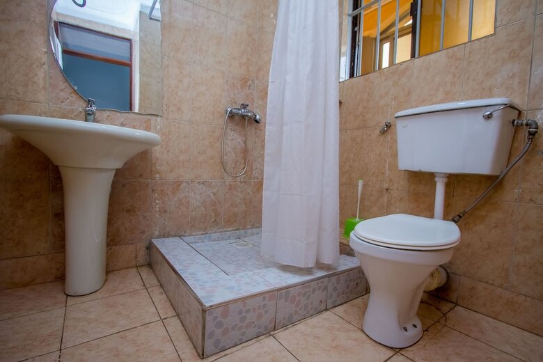 Hotel Crystal Suites And Apartments