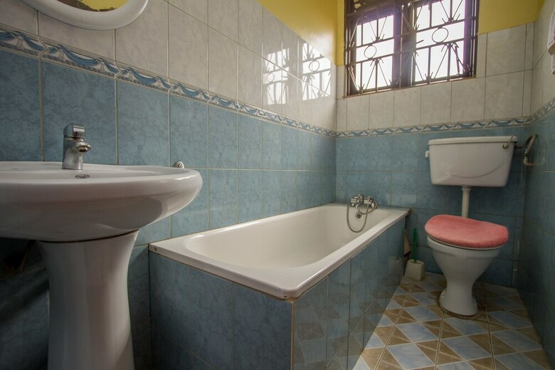 Hotel Crystal Suites And Apartments