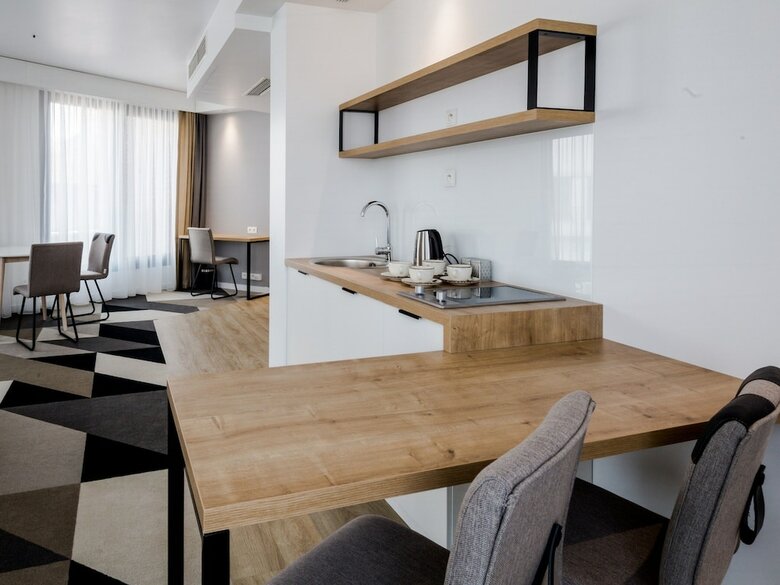 Hotel Lwowska 1