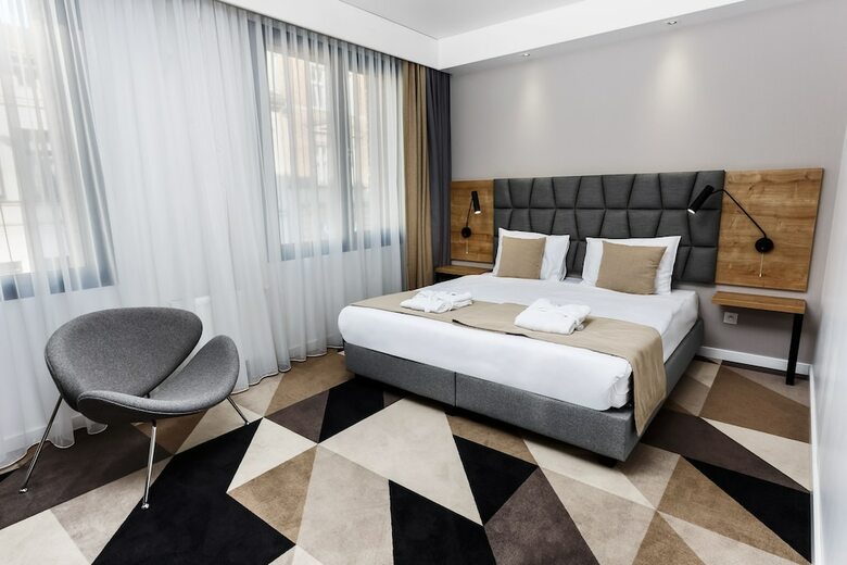 Hotel Lwowska 1