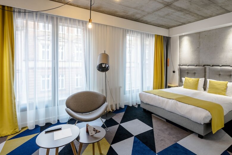 Hotel Lwowska 1