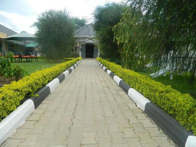 Igongo Cultural Centre & Country Hotel