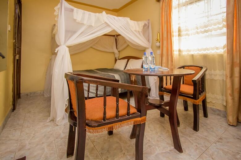 Hotel Nomad