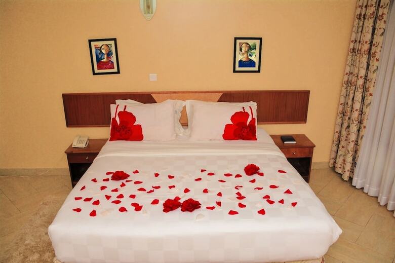 Esella Country Hotel