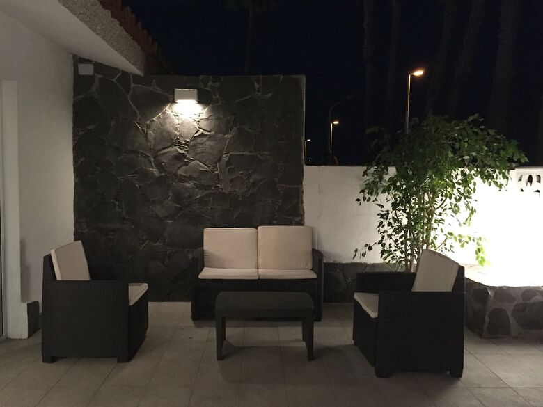 Villa 6 People, Heated Pool, Seafront, Great Location