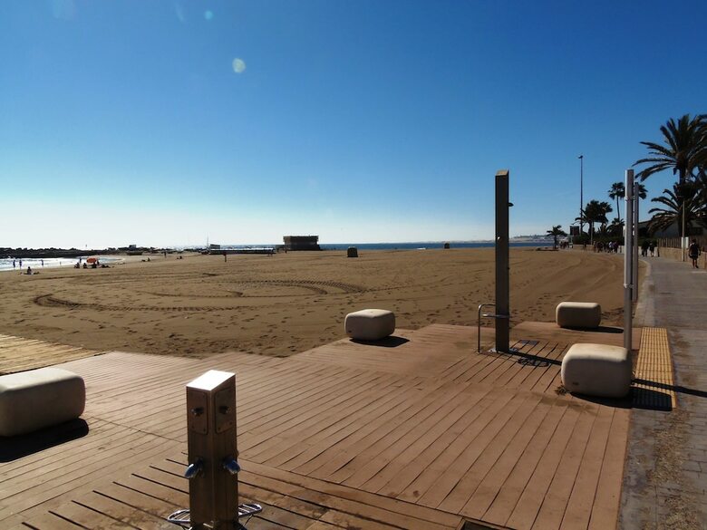 Villa 6 People, Heated Pool, Seafront, Great Location