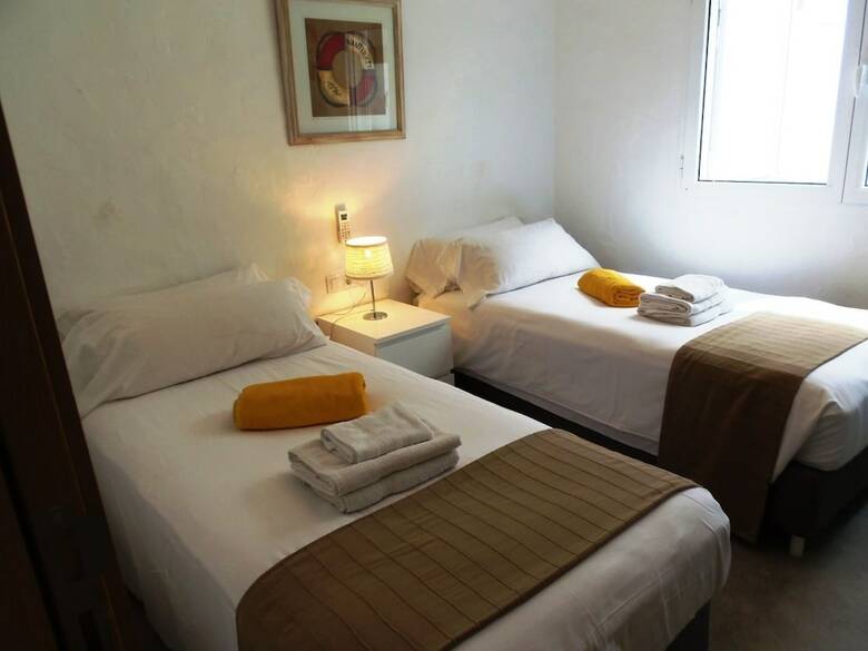 Villa 6 People, Heated Pool, Seafront, Great Location
