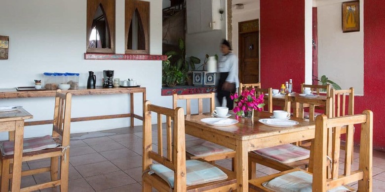 Hotel Q-bar & Guest House