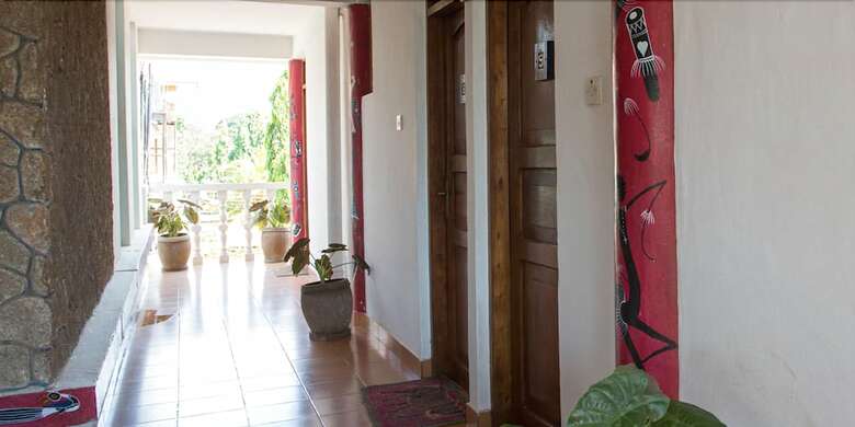 Hotel Q-bar & Guest House