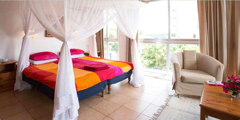 Hotel Q-bar & Guest House