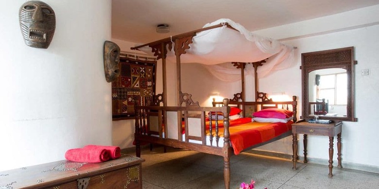 Hotel Q-bar & Guest House