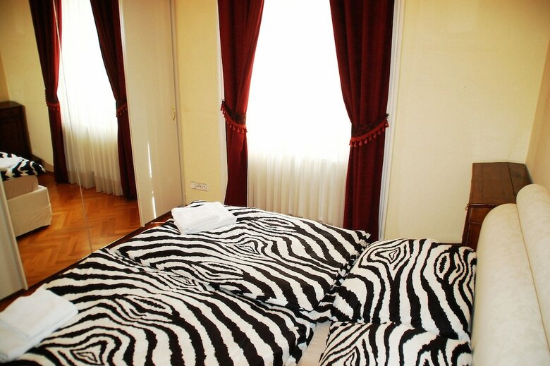Bohemia Antique Apartment