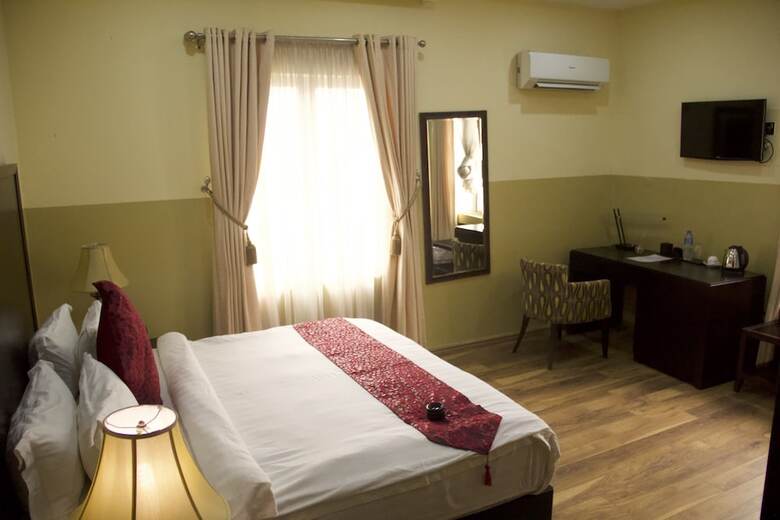 Hotel H210