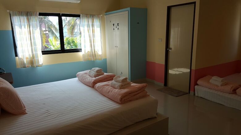 Hotel Juntima Place At Amphawa