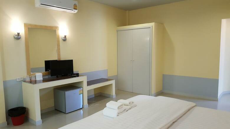 Hotel Juntima Place At Amphawa