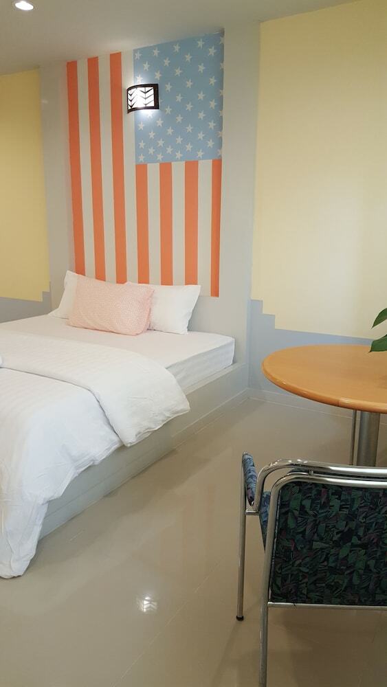 Hotel Juntima Place At Amphawa